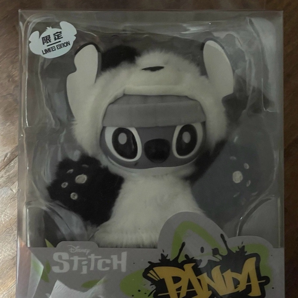 Miniso Disney Exclusive Stitch Panda Limited Edition. New In Box - Picture 2 of 3